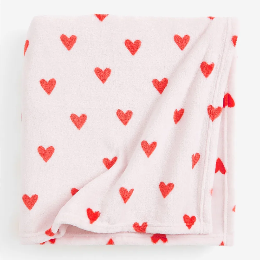 H&M Home Patterned Fleece Hearts Blanket, light pink/red