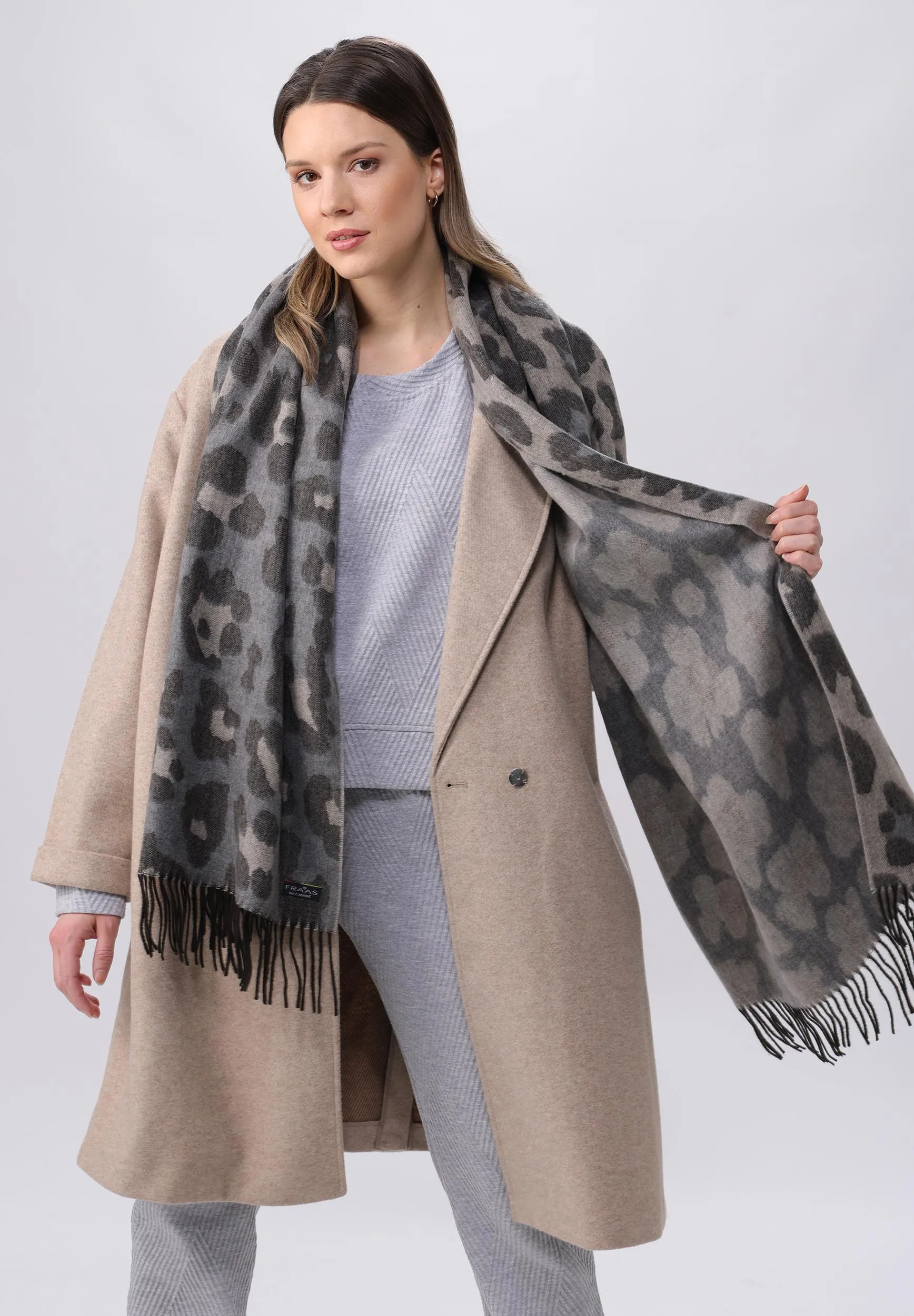 Multi Leo Oversized Cashmink® Scarf